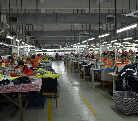河南明成服饰工厂生产车间
